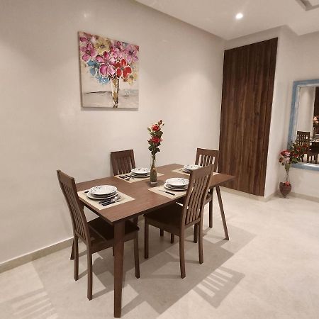 Modern Luxury Retreat: 2-Bedroom Apartment In The Heart Of Marrakech مراكش المظهر الخارجي الصورة