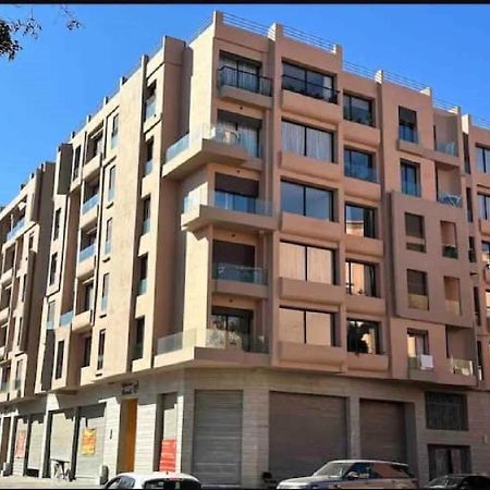 Modern Luxury Retreat: 2-Bedroom Apartment In The Heart Of Marrakech مراكش المظهر الخارجي الصورة