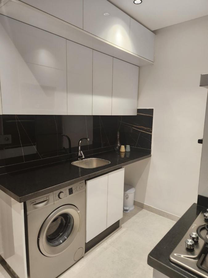 Modern Luxury Retreat: 2-Bedroom Apartment In The Heart Of Marrakech مراكش المظهر الخارجي الصورة