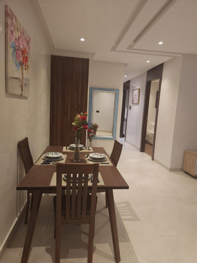 Modern Luxury Retreat: 2-Bedroom Apartment In The Heart Of Marrakech مراكش المظهر الخارجي الصورة