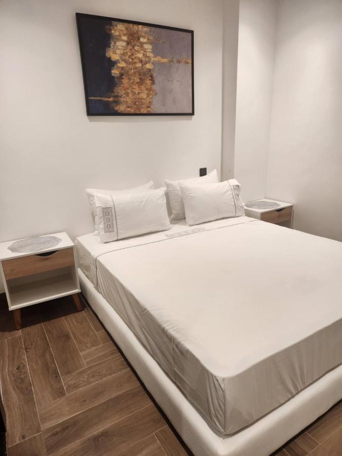 Modern Luxury Retreat: 2-Bedroom Apartment In The Heart Of Marrakech مراكش المظهر الخارجي الصورة