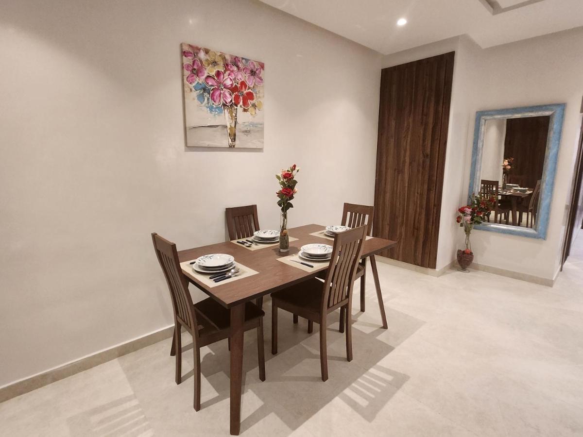 Modern Luxury Retreat: 2-Bedroom Apartment In The Heart Of Marrakech مراكش المظهر الخارجي الصورة