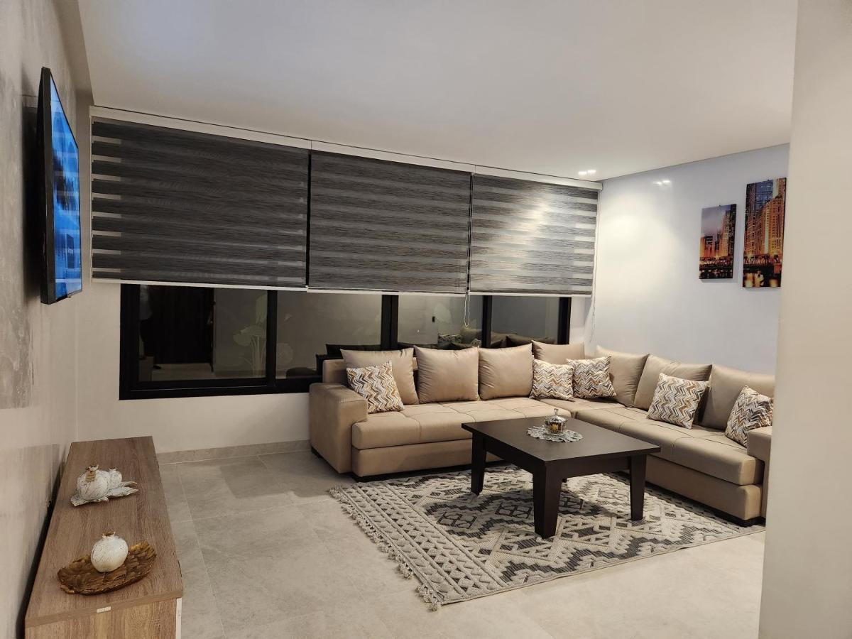Modern Luxury Retreat: 2-Bedroom Apartment In The Heart Of Marrakech مراكش المظهر الخارجي الصورة