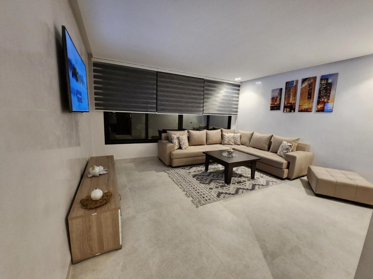 Modern Luxury Retreat: 2-Bedroom Apartment In The Heart Of Marrakech مراكش المظهر الخارجي الصورة